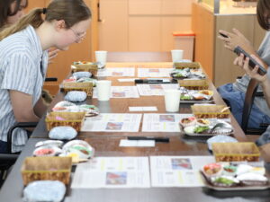 イベント会場でアートキャラ弁作り